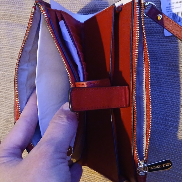 Firm$!Nwt Double Wide Organizer Wristlet Clutch Michael Kors Red Wristlet Wallet - Picture 9 of 11